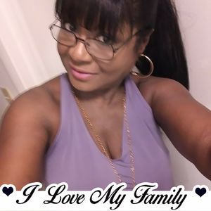 Meet your Posher, Esther